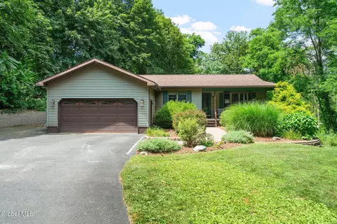 1449 New Scotland Rd, Slingerlands, NY 12159