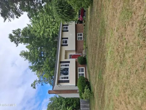 3087 Lone Pine Rd, Schenectady, NY 12303