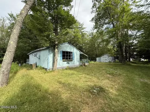 15 Pine Ln, Petersburgh, NY 12138
