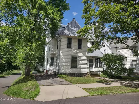 38 Highland Ter, Gloversville, NY 12078