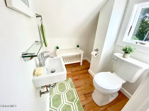 Bath - 85 Wilson Ave, Schenectady, NY 12304 photo 3 of 3