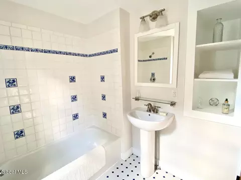 Bath - 85 Wilson Ave, Schenectady, NY 12304 photo 1 of 3