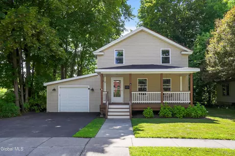 6 Fielding St, Glens Falls, NY 12801