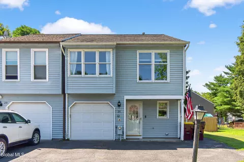 25 Westchester Dr, Clifton Park, NY 12065