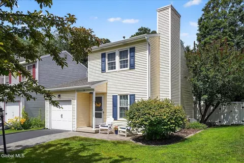 19 Cooks Ct, Waterford, NY 12188