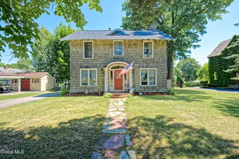 502 S Market St, Johnstown, NY 12095