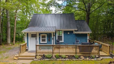 258 Mountain Lake S Shore Rd, Gloversville, NY 12078