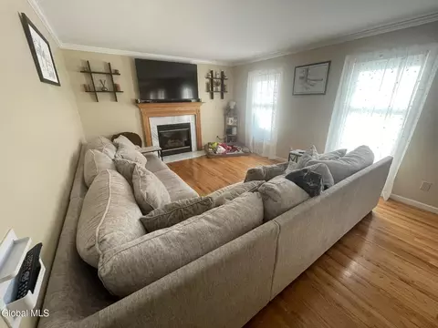 Living - 35 Amsterdam Ave, Glenmont, NY 12077 photo 3 of 4