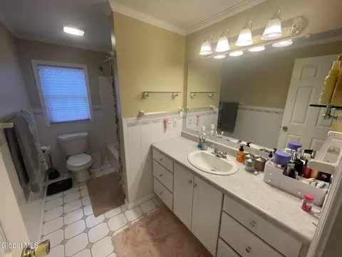 Bath - 35 Amsterdam Ave, Glenmont, NY 12077 photo 2 of 2
