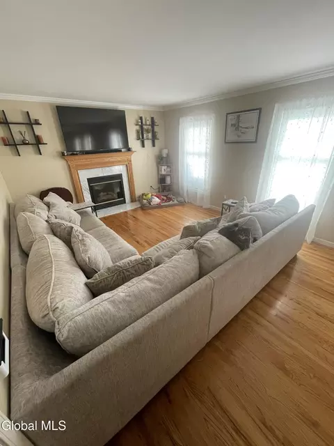 Living - 35 Amsterdam Ave, Glenmont, NY 12077 photo 2 of 4