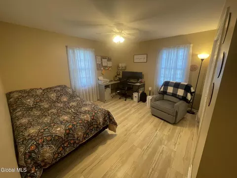 Bedroom - 35 Amsterdam Ave, Glenmont, NY 12077 photo 3 of 5