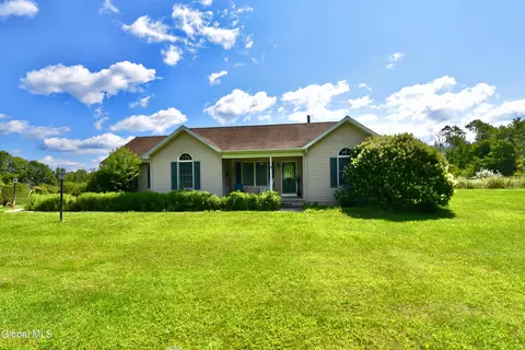 5354 Jockey St, Galway, NY 12074