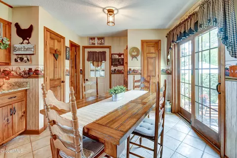 Dining - 858 Logtown Rd, Fultonville, NY 12072 photo 1 of 1