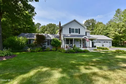 24 Cashmere Dr, Moreau, NY 12828