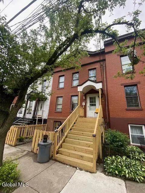 72 Catherine St, Albany, NY 12202