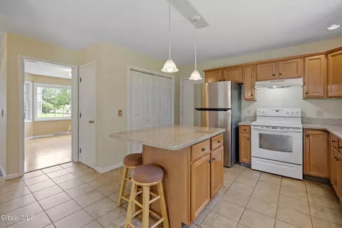 Kitchen - 11 Schuyler Rd, Glenmont, NY 12077 photo 4 of 5