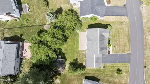 View/Area - 11 Schuyler Rd, Glenmont, NY 12077 photo 2 of 6