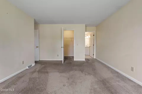 Bedroom - 11 Schuyler Rd, Glenmont, NY 12077 photo 9 of 11