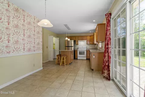 Dining - 11 Schuyler Rd, Glenmont, NY 12077 photo 1 of 2