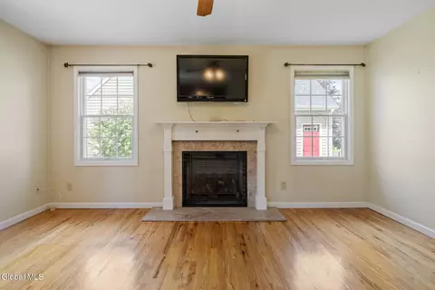 Living - 11 Schuyler Rd, Glenmont, NY 12077 photo 7 of 8