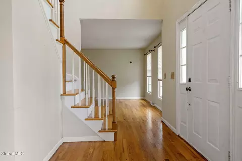 Entry Way - 11 Schuyler Rd, Glenmont, NY 12077 photo 2 of 6