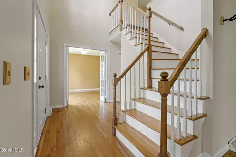 Entry Way - 11 Schuyler Rd, Glenmont, NY 12077 photo 3 of 6