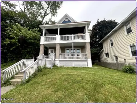 105 Oakwood Ave, Troy, NY 12180
