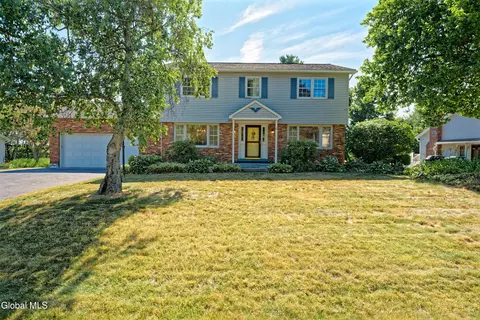 1414 Fox Hollow Rd, Niskayuna, NY 12309