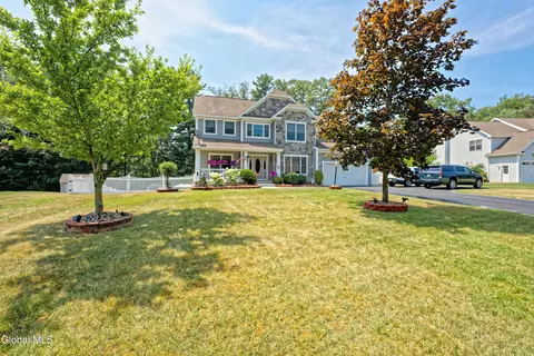 17 Stablegate Dr, Clifton Park, NY 12065