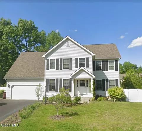 6 Backstretch Ct, Saratoga Springs, NY 12866