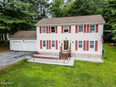3 Adirondack Ct, Porter Corners, NY 12859