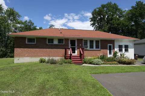 137 Maple Ave, Selkirk, NY 12158
