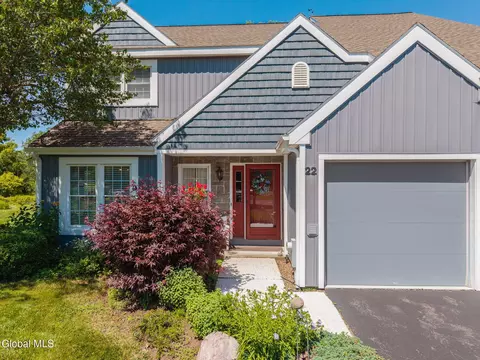 22 Wedgewood Ln, Voorheesville, NY 12186