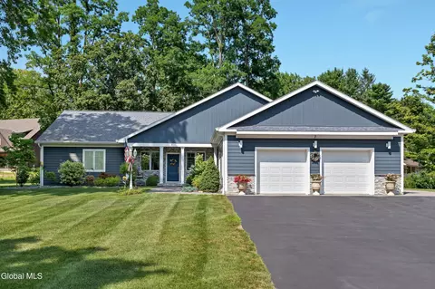 7 Nott Rd, Guilderland, NY 12084