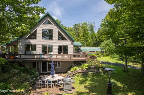 13 Rathbunville Ln, Whitehall, NY 12887