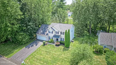 82 Jessica Ln, Niskayuna, NY 12309