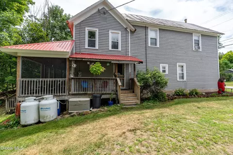 19 Harrisburg Rd, Stony Creek, NY 12878