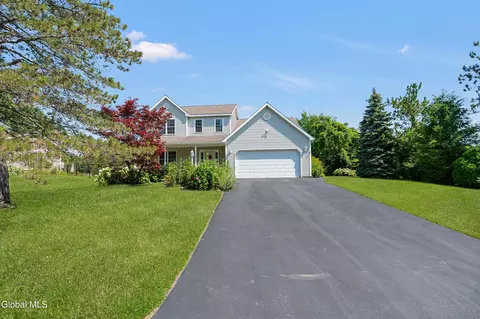 1 Cephalonia Dr, Niskayuna, NY 12309