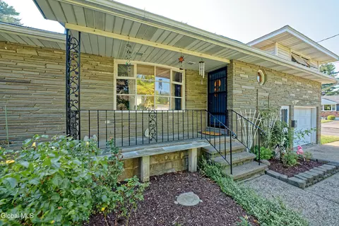 2044 Helderberg Ave, Schenectady, NY 12306