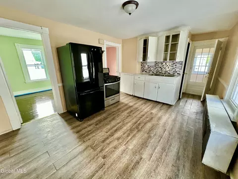 1041 Strong St, Schenectady, NY 12307 photo 7