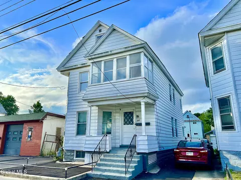 1041 Strong St, Schenectady, NY 12307 photo 2