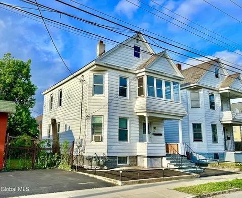 1041 Strong St, Schenectady, NY 12307 photo 3