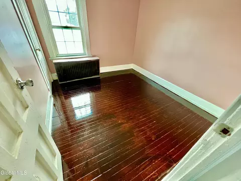 1041 Strong St, Schenectady, NY 12307 photo 6