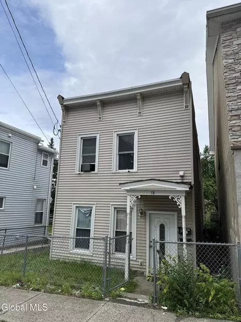 18 Newark St, Cohoes, NY 12047