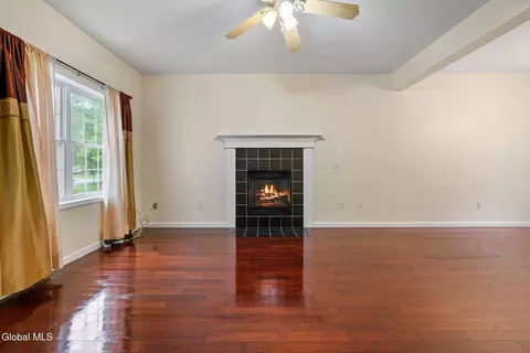 57 Willowbrook Ter, Clifton Park, NY 12065 photo 5