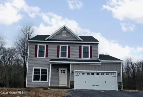 918 Ridgeview Cir, Castleton On Hudson, NY 12033