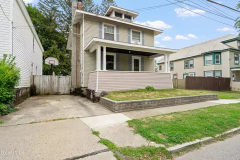 1235 2nd St, Rensselaer, NY 12144