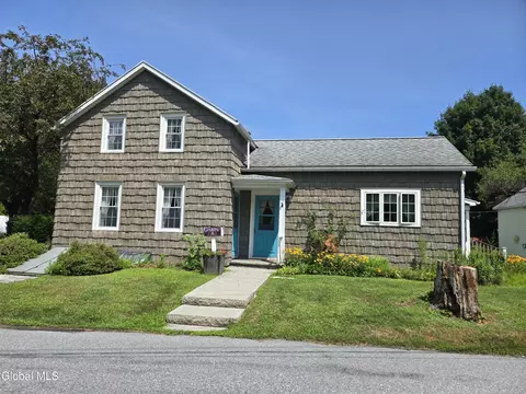 12 Mccaffrey St, Hoosick Falls, NY 12090