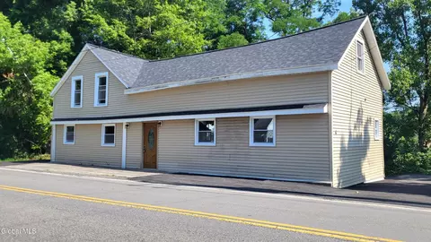 6 Tabor Rd, Round Lake, NY 12151