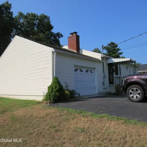 455 Chiswell Rd, Schenectady, NY 12304 photo 9